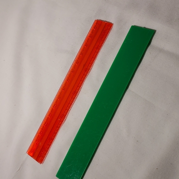 Plastic 6" rulers Hasbro Orange USA and Green Inches and Centimeters Set of 2 - Picture 2 of 5